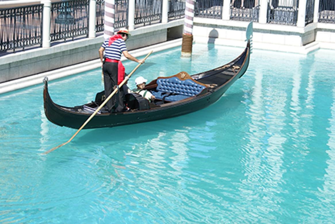 Attractions in LA - Venetian Hotel Gondola Rides in Las Vegas